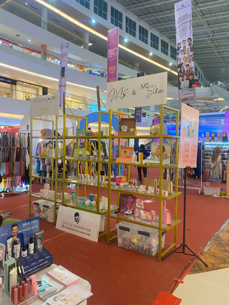 Branding Display _ 15