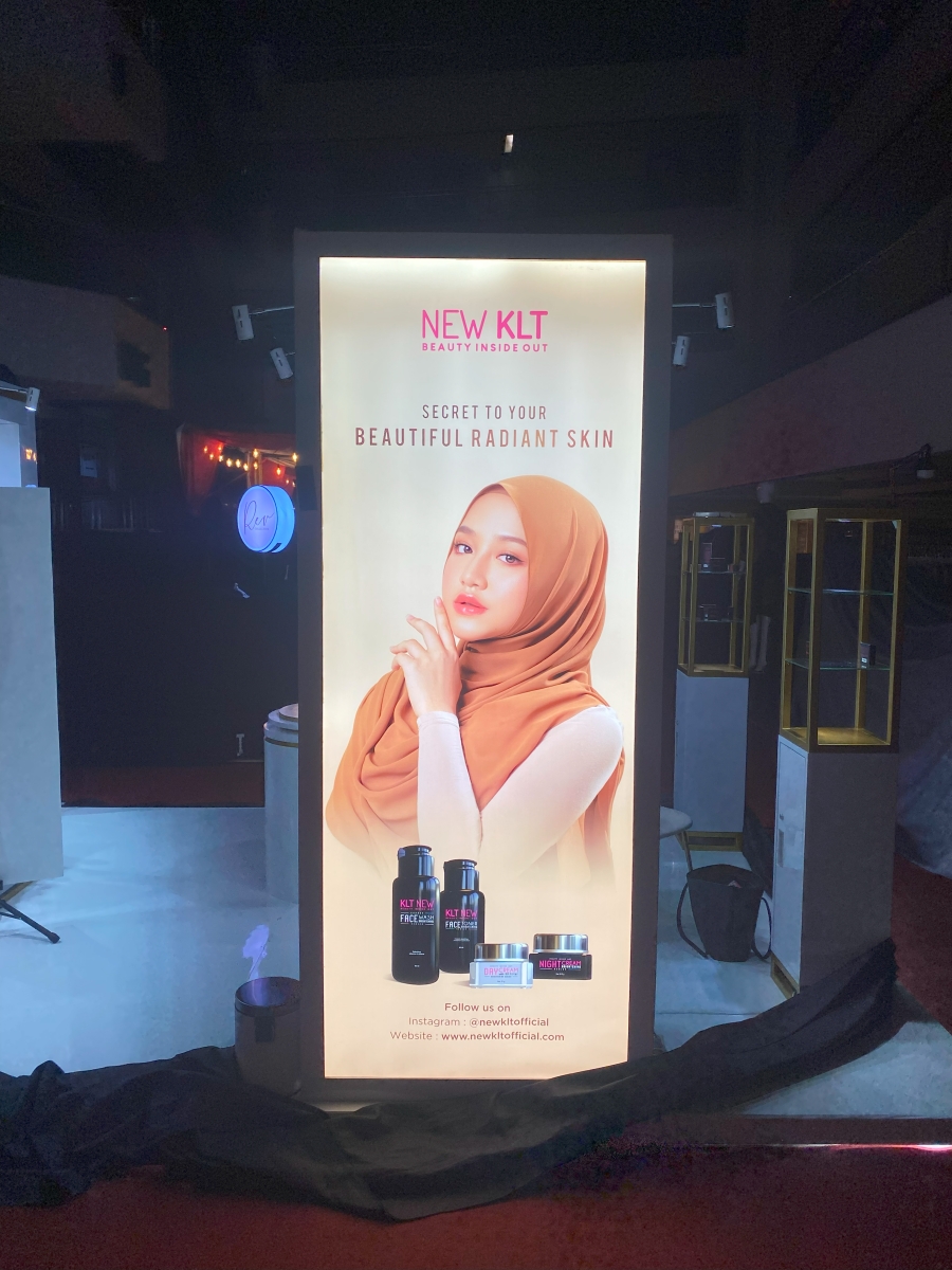 Branding Display _ 16