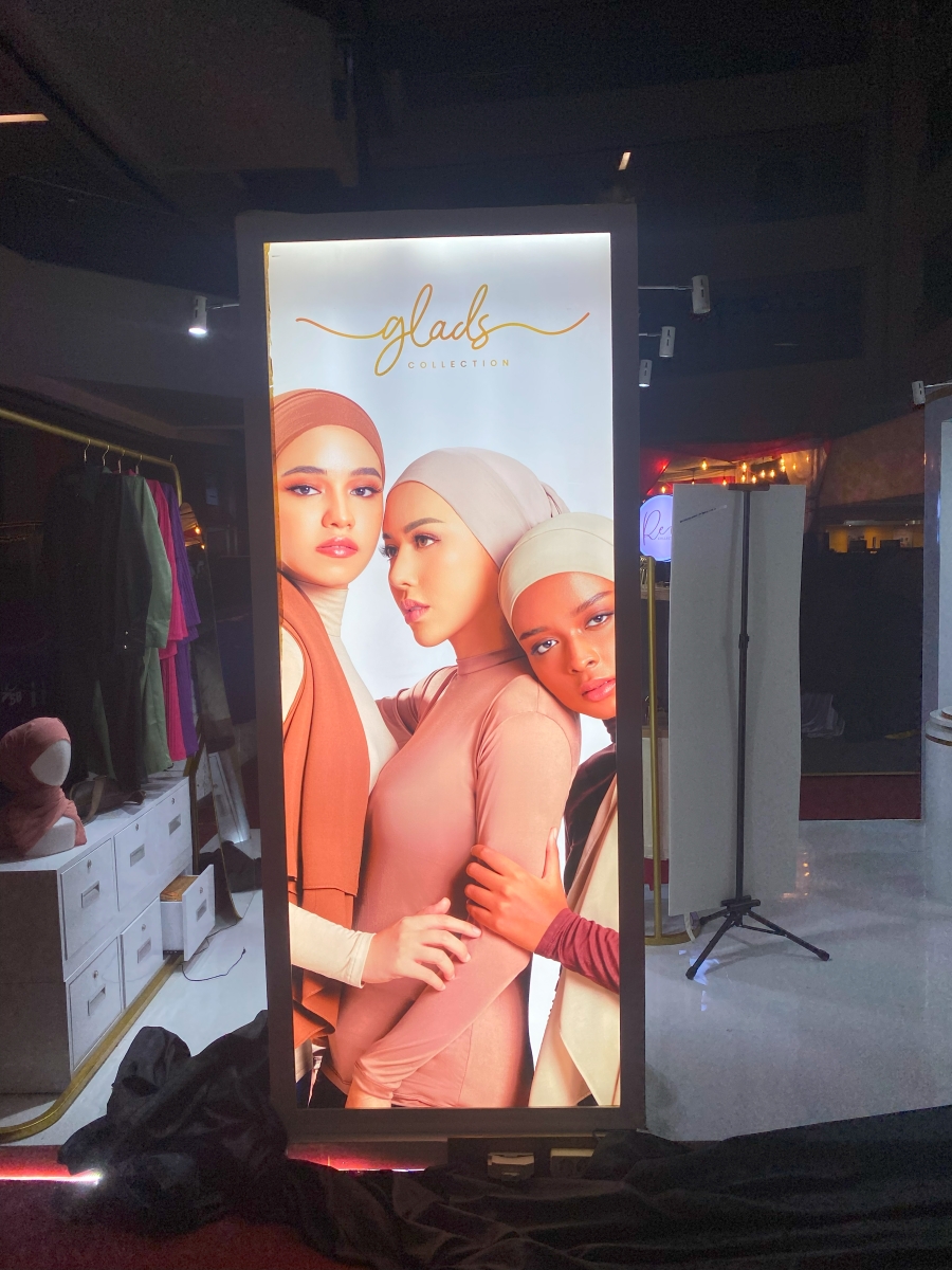 Branding Display _ 17