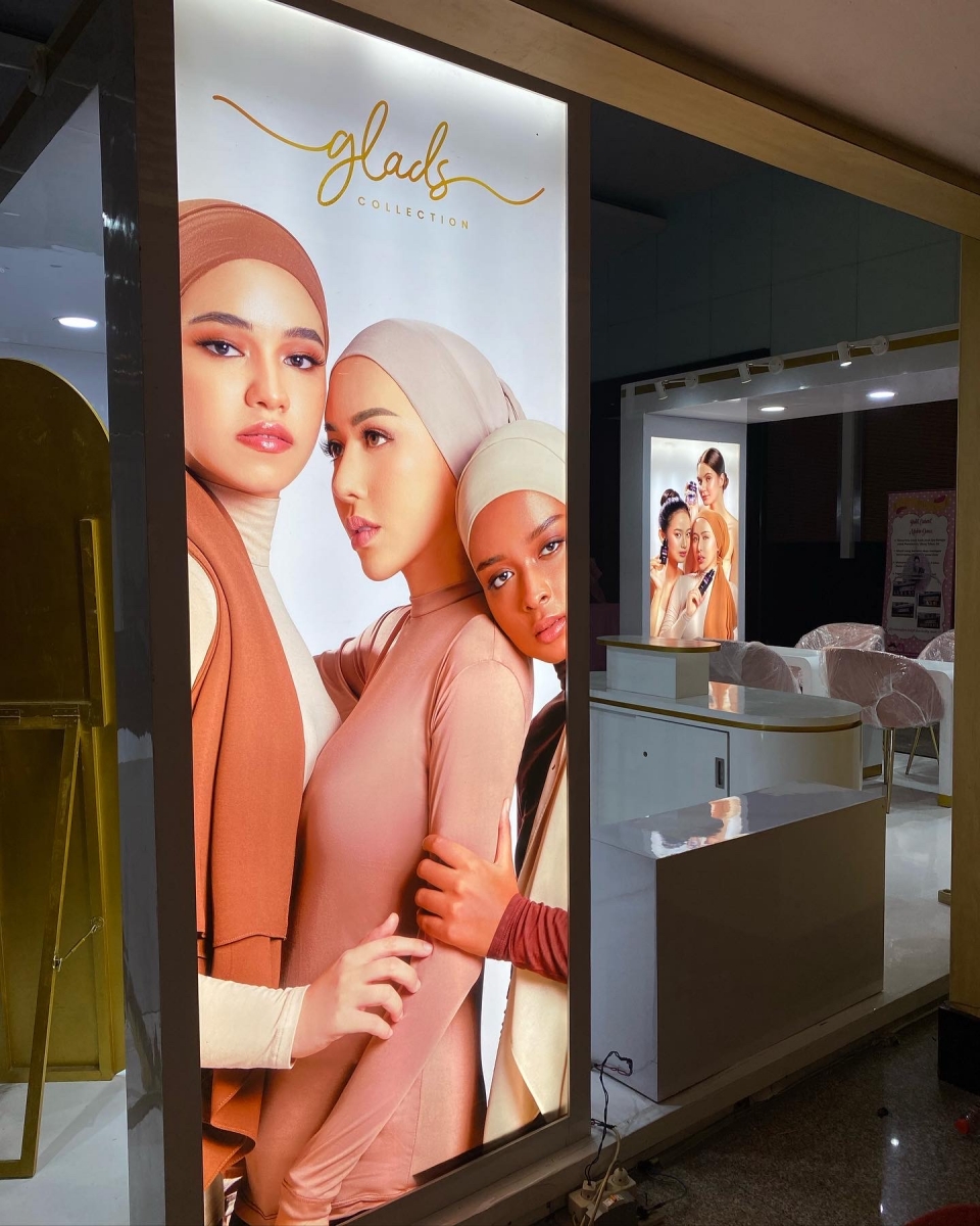 Branding Display _ 8